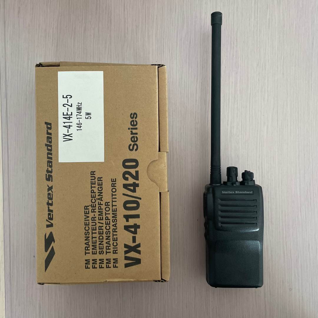 vertex vx-451, radio vx-451, radio vertex standard, Vertex radio, Vertex uhf radio,vertex walkie talkie, vertex standard walkie talkie, ricetrasmittenti motorola professionali, motorola walkie talkie vhf, motorola radio vhf
